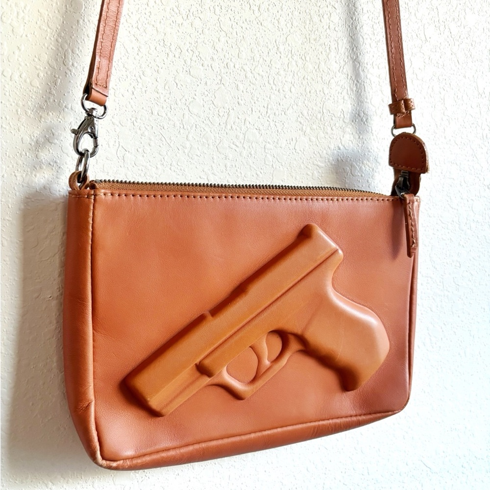 Vlieger & Vandam Camel Leather Gun Embossed Crossbody Purse, Great cond, 7x10"